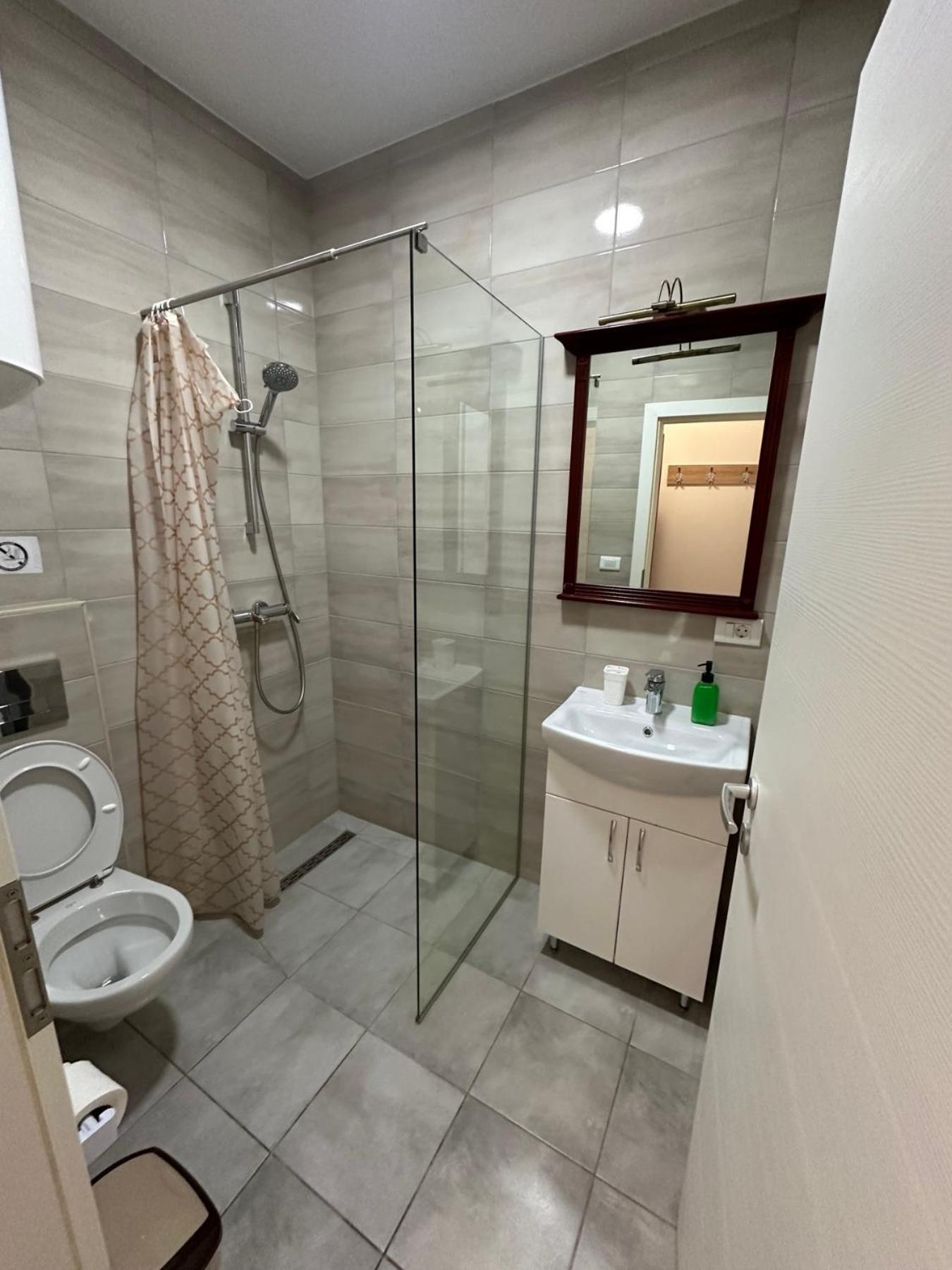Apartments Nora Ohrid Bagian luar foto